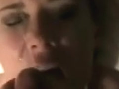 Kinky Wife Giving A Blowjob For A Facial