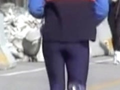 Candid street voyeur video of the hot amateur runner 08q