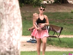 'Can I suck your cock?' Violeta looks for guys in a park