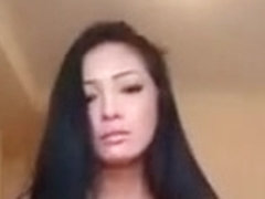 asian chick fingers herself on periscope