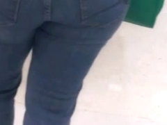 big booty candid footage pt 2