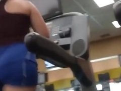 Pawg on the treadmill