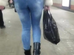 Nice round ass in tight jeans in winter another day