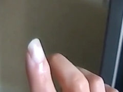 Deborah is sucking her finger and biting her nail suce et ronge ongle