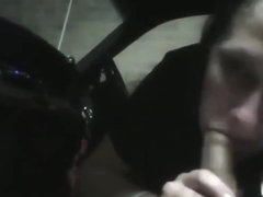 She Loves To Suck And Deepthroat His Donger In The Car