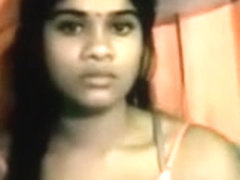 Indian girl reveals her body