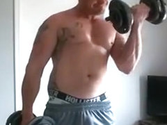 beefy hunk shows off on cam