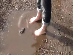 jaimee lang barefoot in public