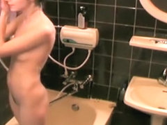 Thin Teen Woman Fucking With Guy In Bath