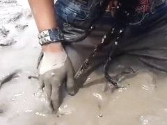 thai girls mazleni in mud