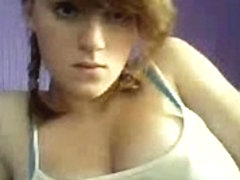 Floozy shows her bongos on webcam