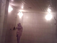Spay cam on Daddy at public pool shower washing naked