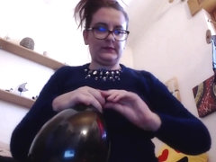 Sette orgasmi bagnati per sette grossi palloncini tutti da gonfiare