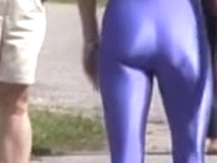 Candid booty video of girl in the blue spandex pants 08f