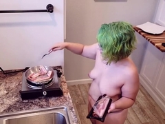 Sexy Cooking with Kiwwi - Blowjob and Bacon!!! *Short Version*