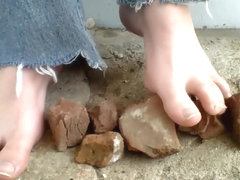 Dreena Rogue Feet on the Rocks