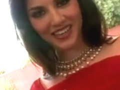 Sunny Leoni Teasing in Red Saree - hottest Clip in HINDI