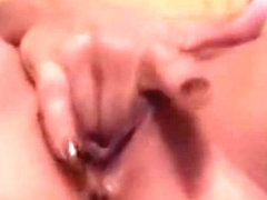 Masturbating MILF On Cam