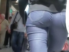 Street candid video of a fitty walking ass and pussy in tight jean shorts